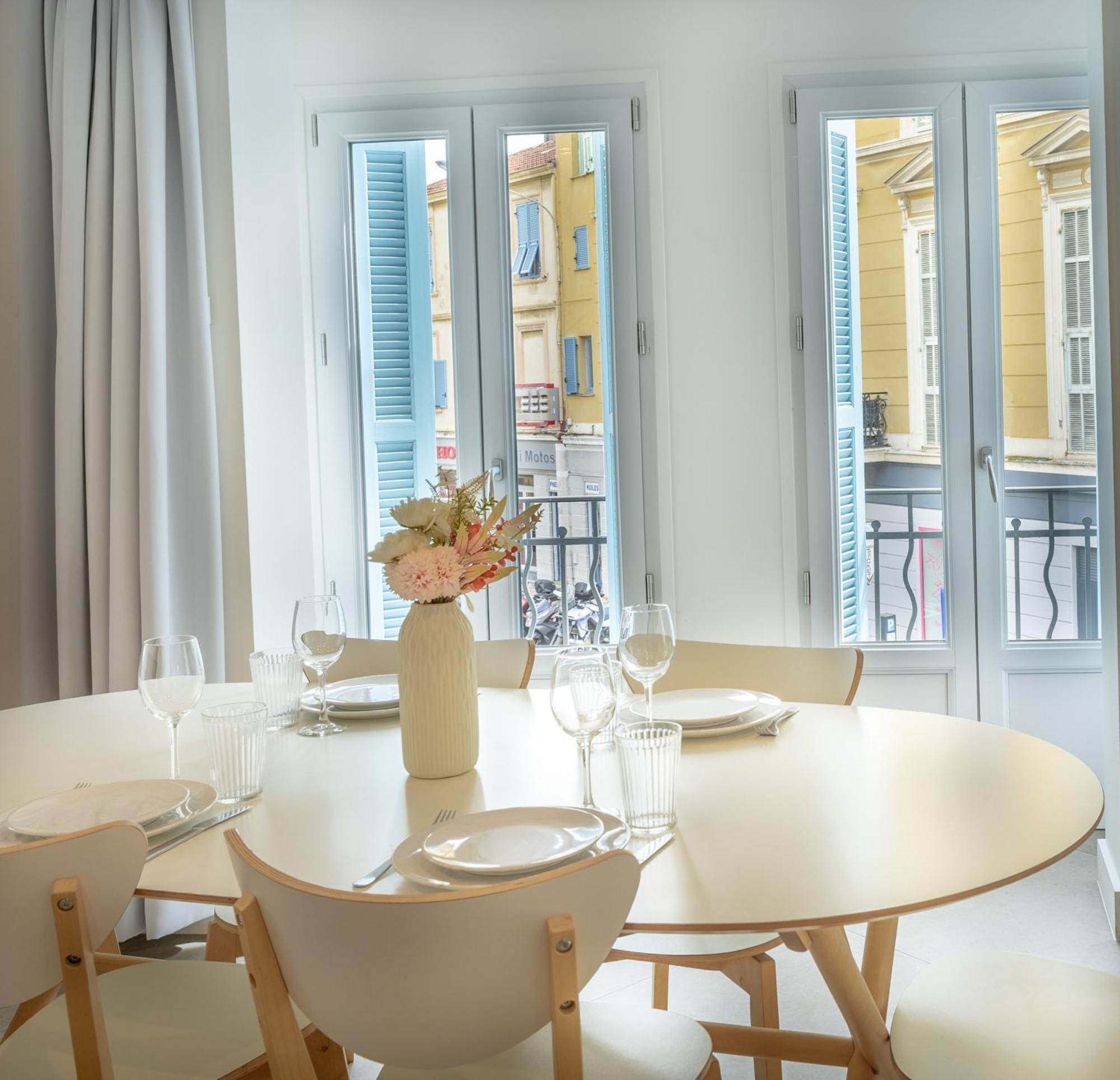 Republique Appartements Menton Exterior foto
